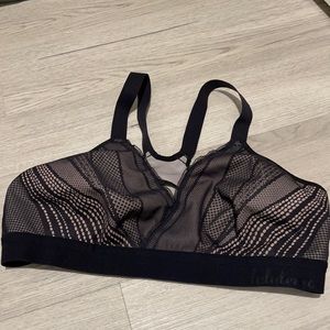 Lululemon Lace like Sports Bra